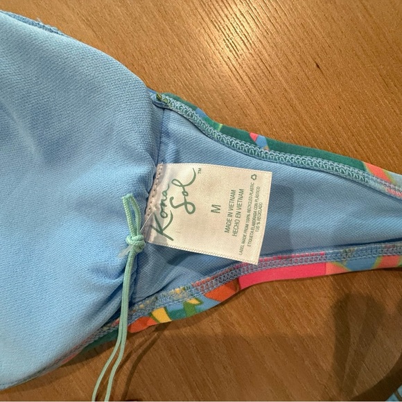Kona Sol Bikini Top Size Medium NWT - Picture 3 of 3